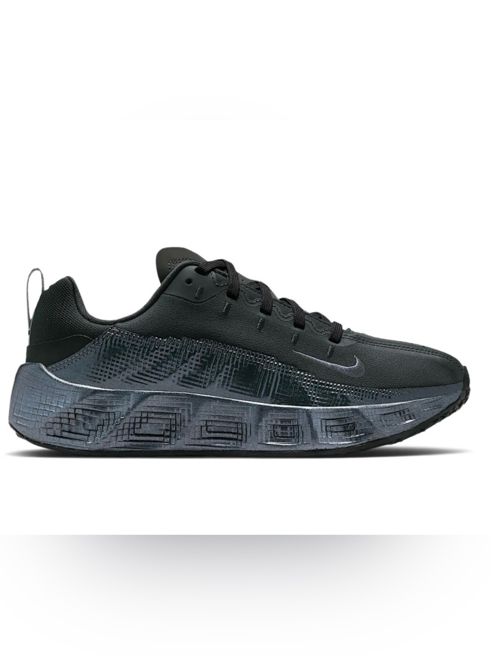 Nike black rover basketball sneakers